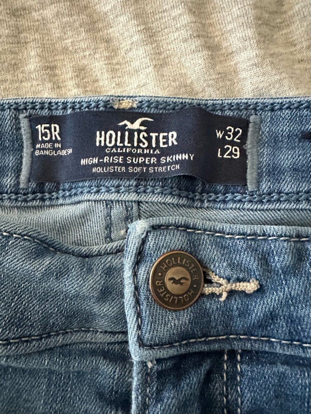 Hollister Light Wash High-Rise Skinny Jeans - Size 15R